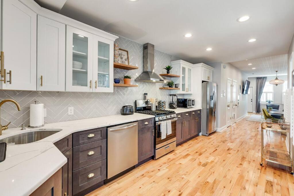 Trendy Fairmount Gem-5 Star Location, Roof Deck, Parking, Gr8 For Families Apartment Philadelphia Exterior photo